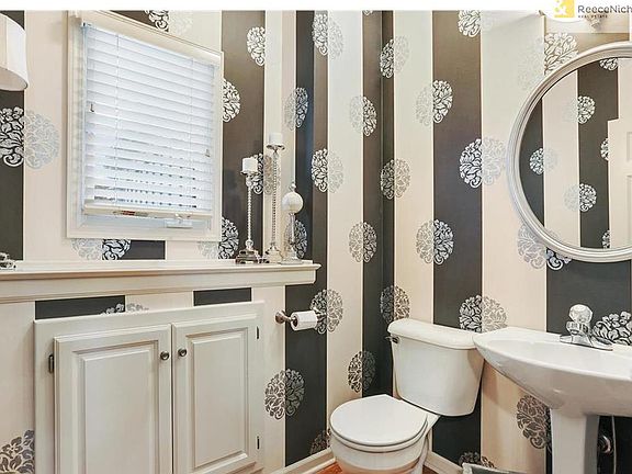 Powder bath off of entry