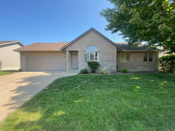 4518 Camelot Dr, Dubuque, IA 52002