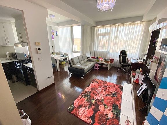 4th image of 42-05 Parsons Blvd Unit 6B
