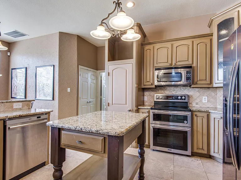 2500 Sir Tristram Ln — Photo 13
