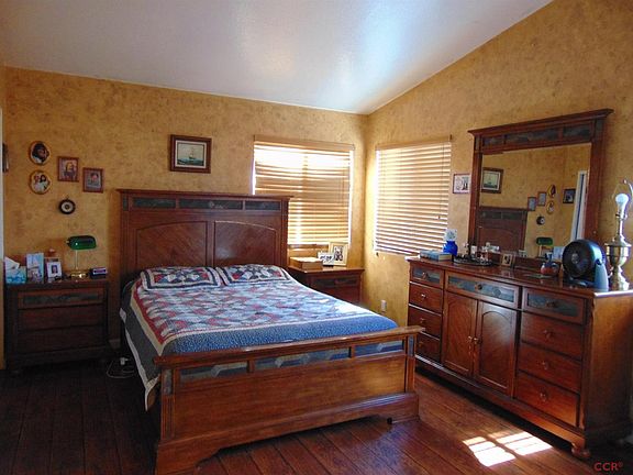 2nd image of 515 W Stoney Park Ln