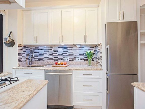4th image of 1076 1st Ave #10F