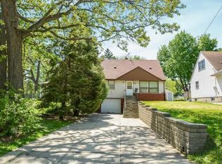 318 Robie St W, Saint Paul, MN 55107