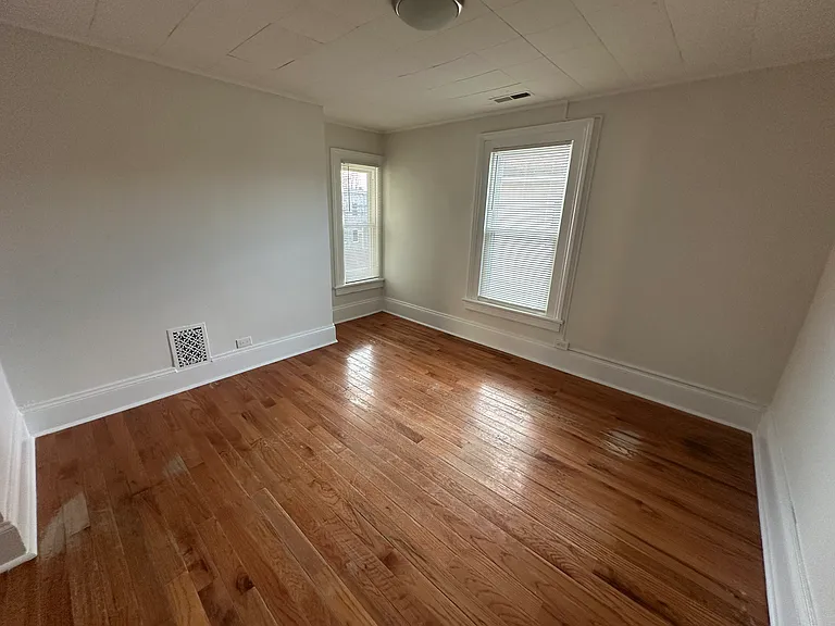 164 Hanover St #2 — Photo 16