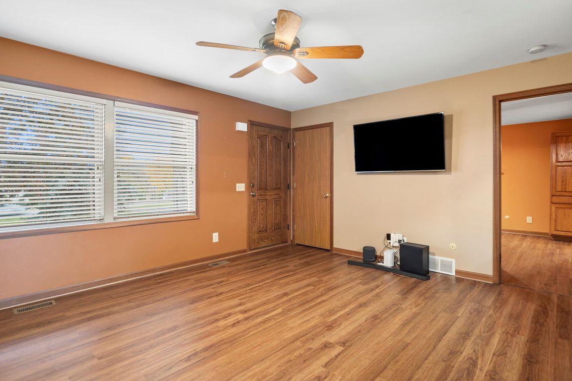 next background image