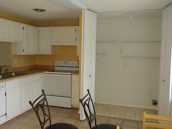 2nd image of 9731 Candace Ct