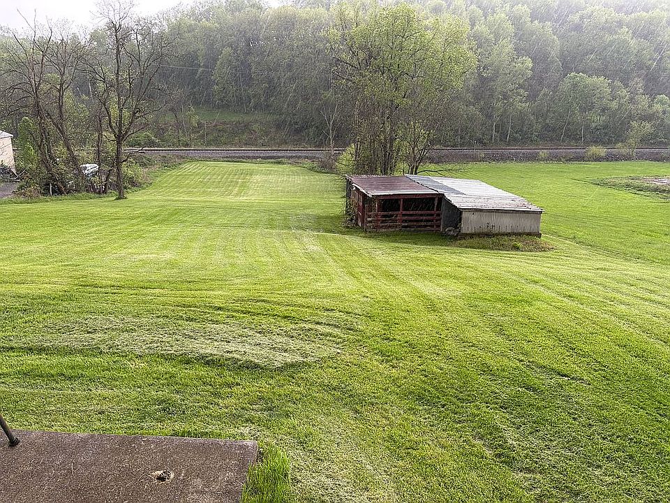2nd image of 480 Venetia Rd