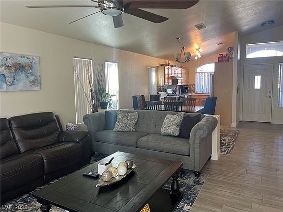 2nd image of 9821 Aspen Grove Pl