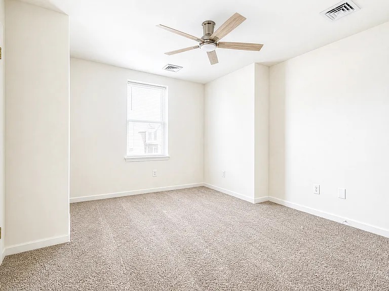 47th Street Apartments — Photo 14