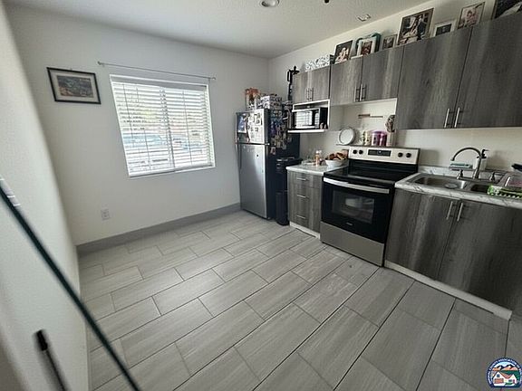 5th image of 955 Corrales St