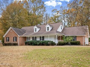 106 Oakwood Dr, Senatobia, MS 38668