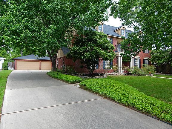 2nd image of 3811 Rock Springs Dr