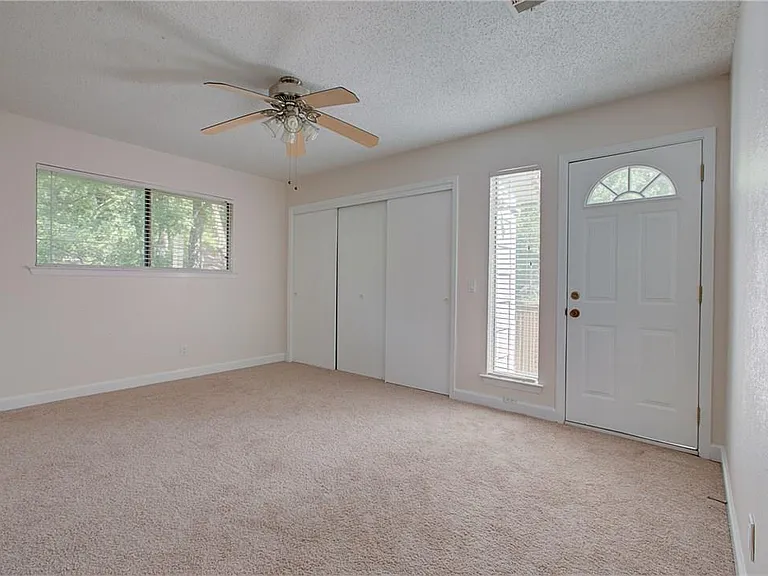 8402 Tallwood Dr #B — Photo 16