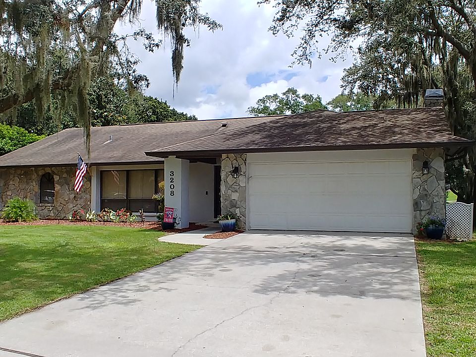 1st image of 3208 N Thackery Way