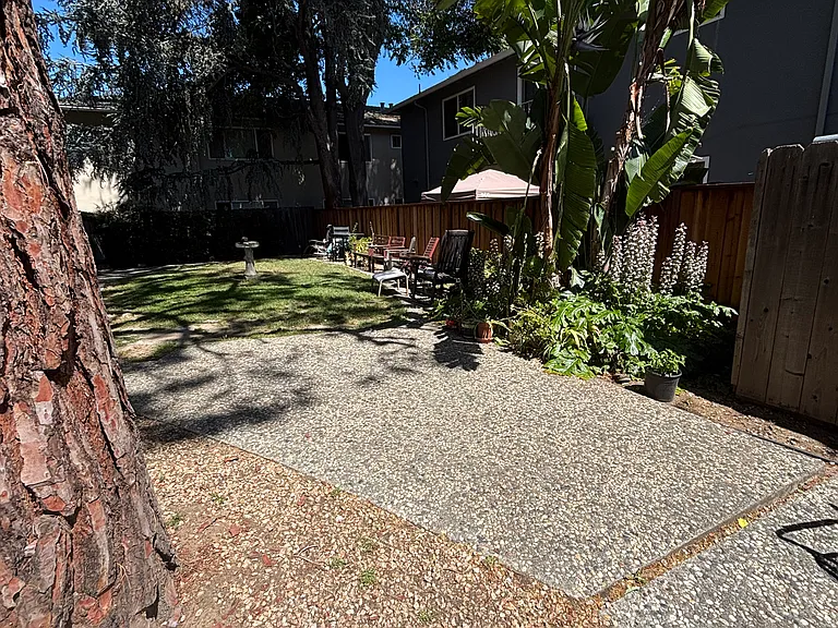 1544 San Antonio St — Photo 16