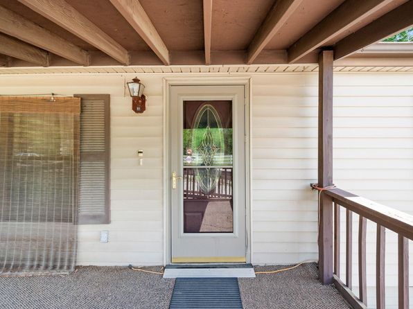 4866 S Bluff St, Wichita, KS 67210