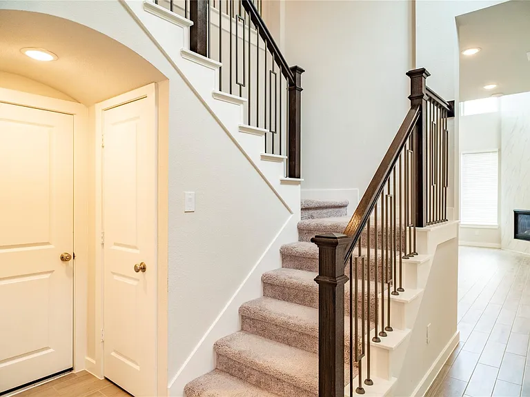 6526 Bramble Cove Ln — Photo 14