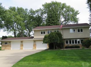 605 6th St NE, Clarion, IA 50525