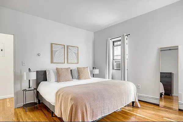 Rented by Capri Jet Realty Corp | media 8