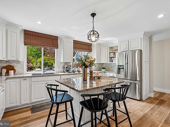 5th image of 11110 Forest Edge Dr