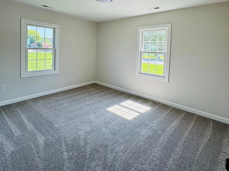 205 Simpson St — Photo 11
