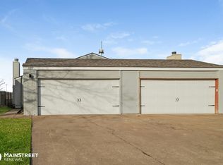 1127 Swan Lake Rd, Edmond, OK 73003