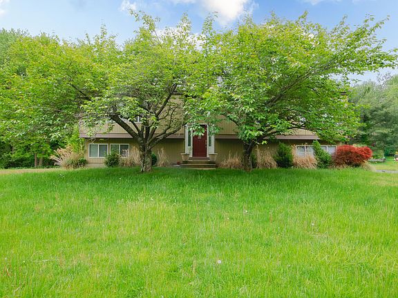 4th image of 4 Brookside Dr