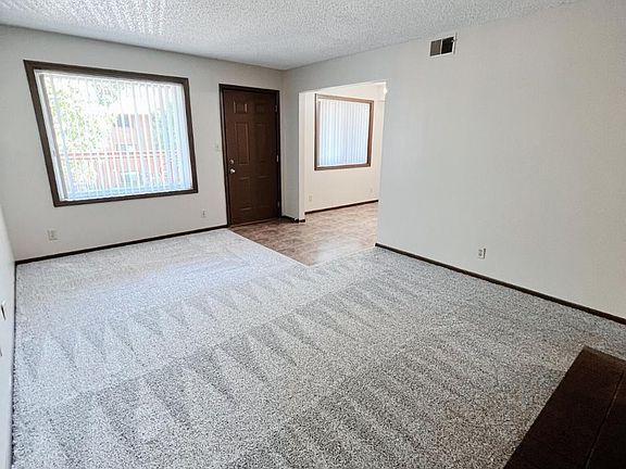 5th image of 1808 Knox St #24