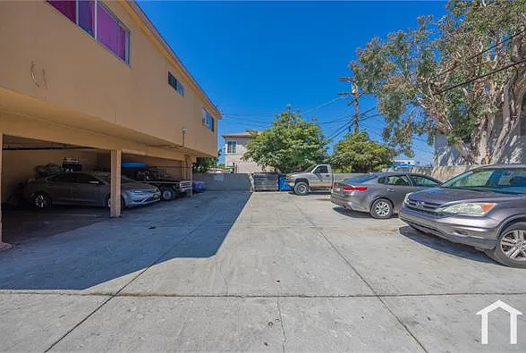 6402 S Victoria Ave #5 — Photo 23