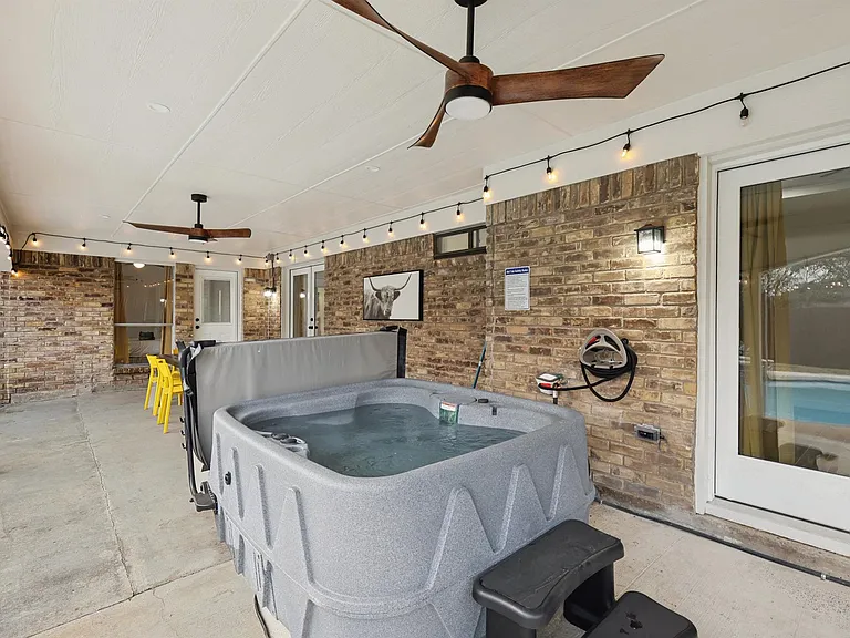 1044 Briarwood Ln — Photo 43