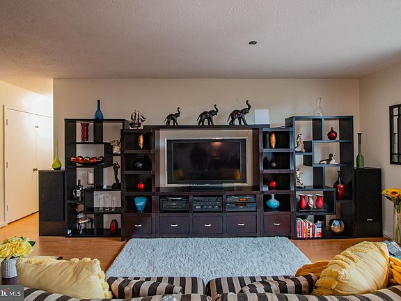 5th image of 3709 S George Mason Dr APT 110