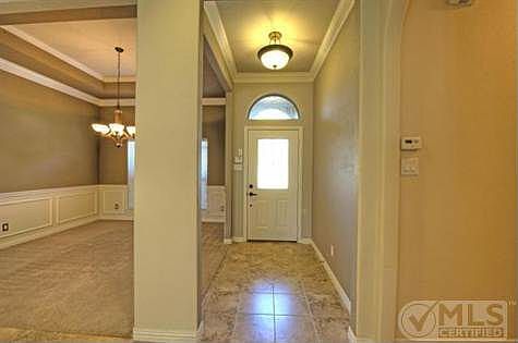 5th image of 8129 Oak Hollow Dr
