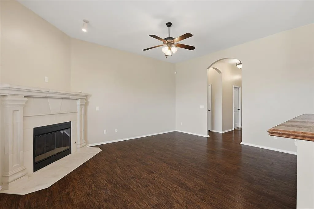 3 bed, 1400 sqft, $1,650 — Photo 3