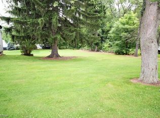 Paumier Ave NE, Louisville, OH 44641