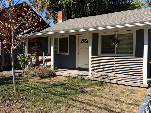 215 W 3rd St, Santa Rosa, CA 95401