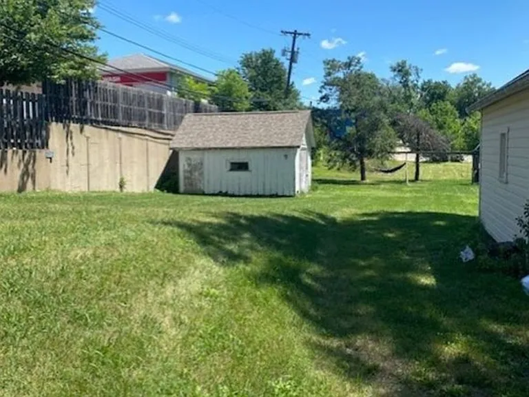 1504 Eastmoreland Ave — Photo 13