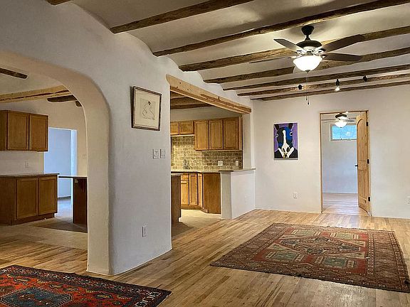 3rd image of 502 Camino De La Placita