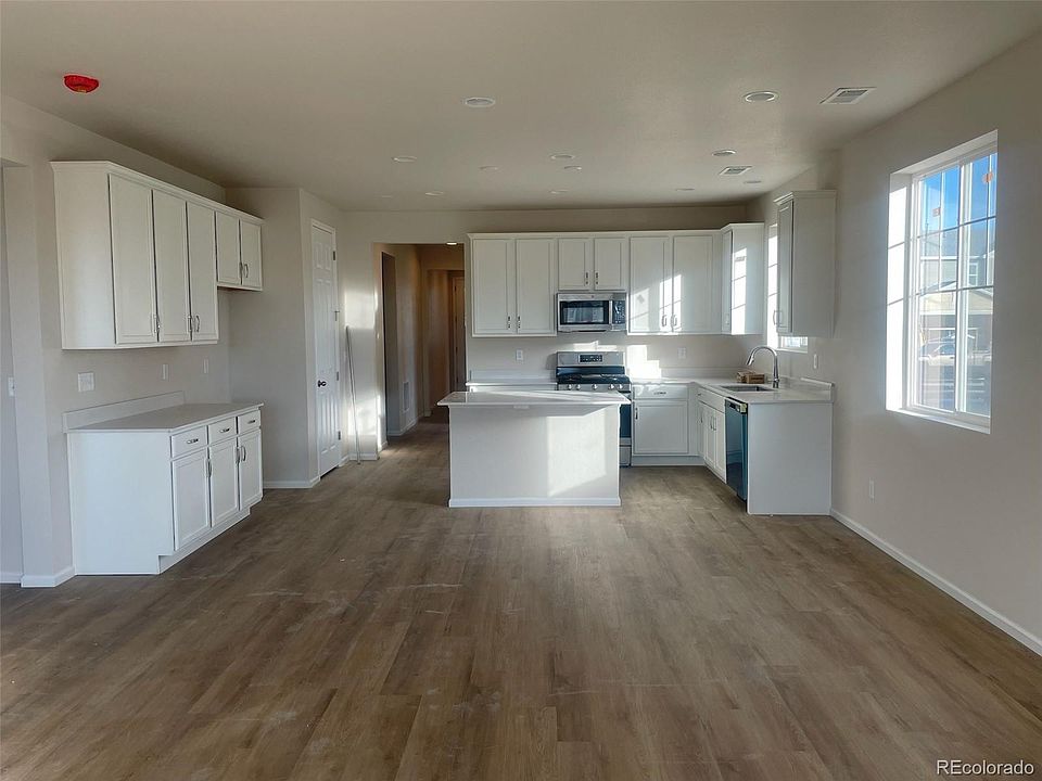 2nd image of 828 Goodrich Peak Street