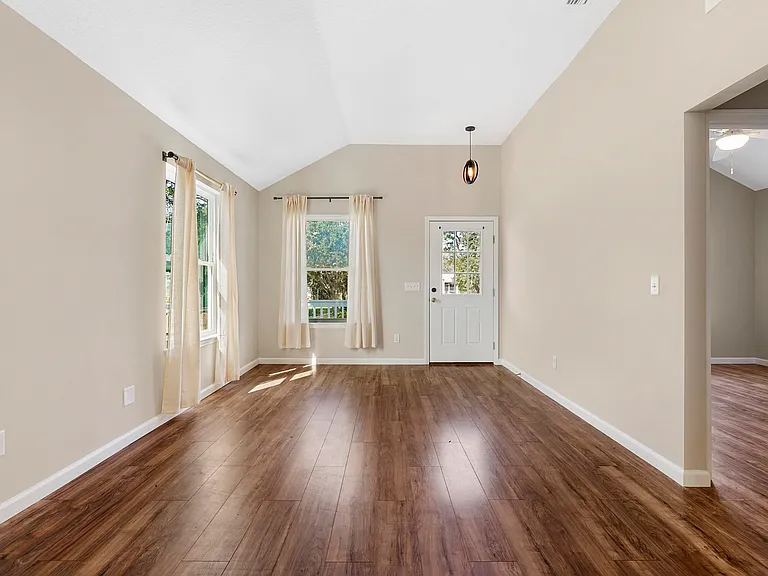231 Majorca Rd — Photo 6