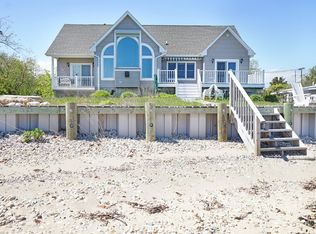 12860 Main Rd, East Marion, NY 11939