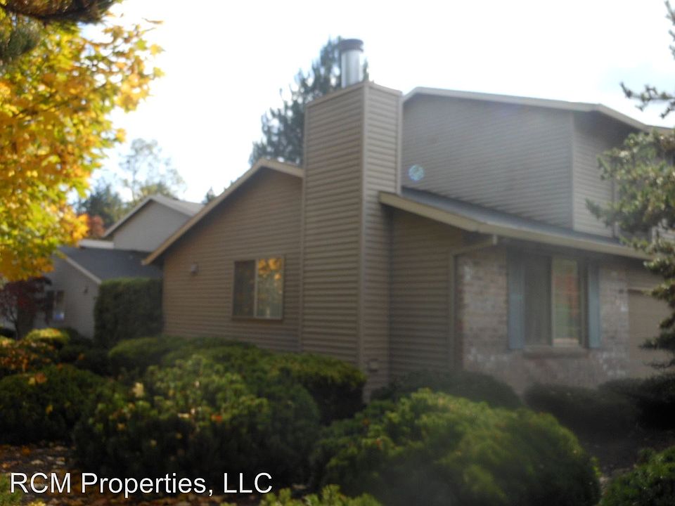 2nd image of 1020 NE 183rd Ave APT 109