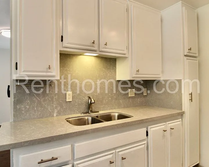 8150 Lemon Ave #114 — Photo 9