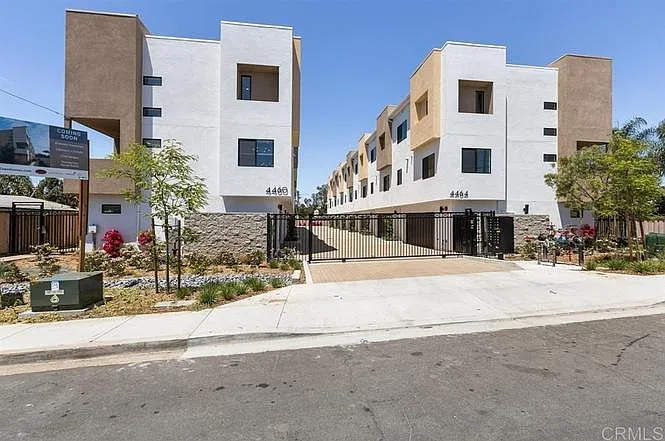 3 bed, 2.5 bath, 1460 sqft, $3,400 — Photo 1