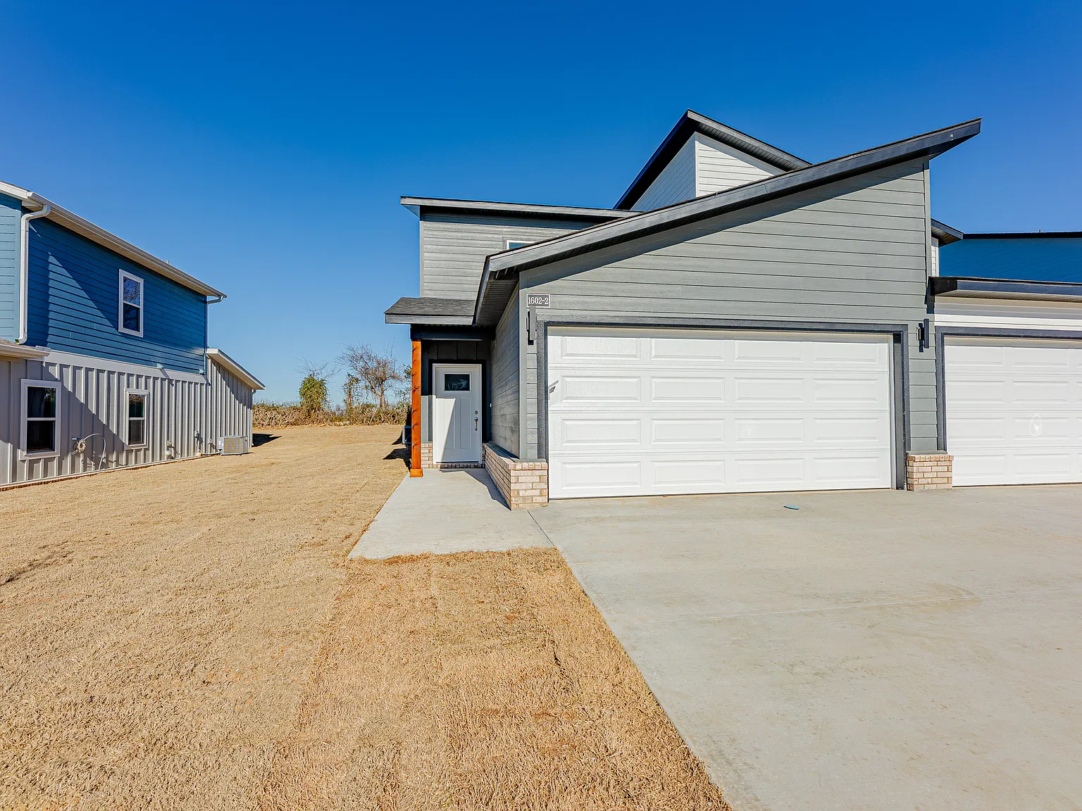 1602 SW Casuarina Dr - 1 — Photo 3