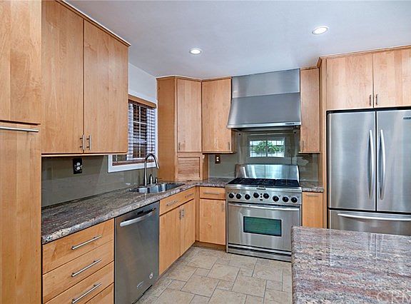 5th image of 12831 Poplar St