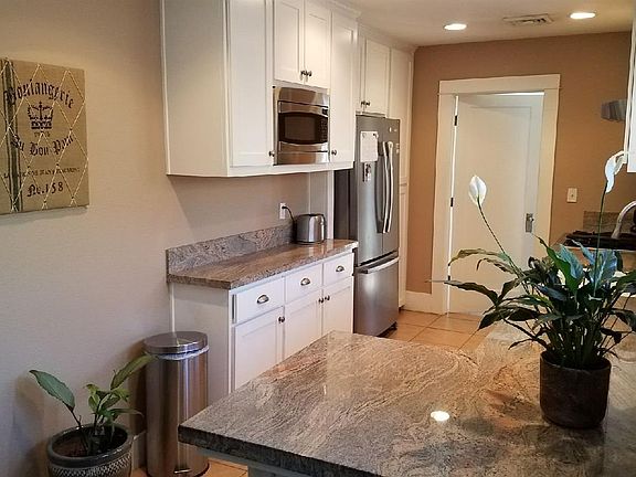 4th image of 218 Elmwood Ave