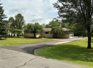 3665 Irving Park Ave, Woodmere, OH 44122