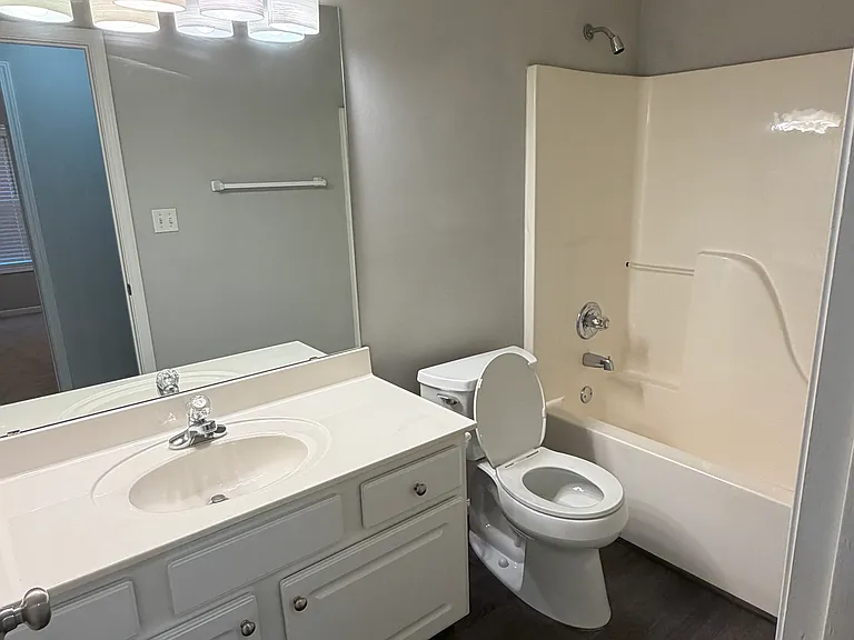 387 Ayelsbury Ct — Photo 18