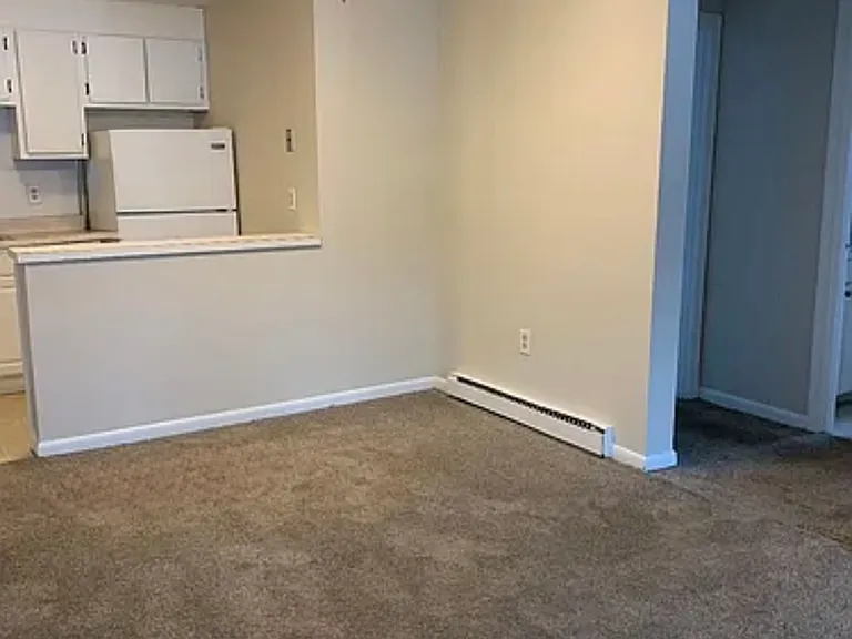 3 Dana Ct #2 — Photo 4