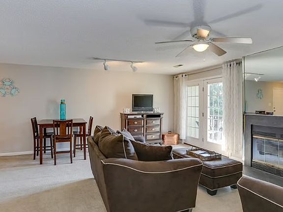 3rd image of 315 24th St APT 230